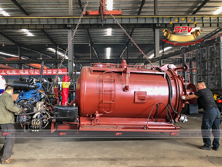 Combined Vacuum Jetting Tank Body - Loading 02 Combined Vacuum Jetting Tank Body - Loading 02